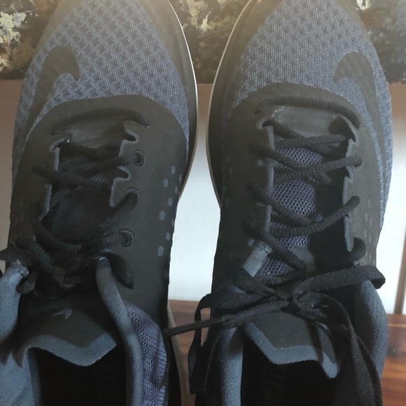 Running Shoes - Picture 4 of 4